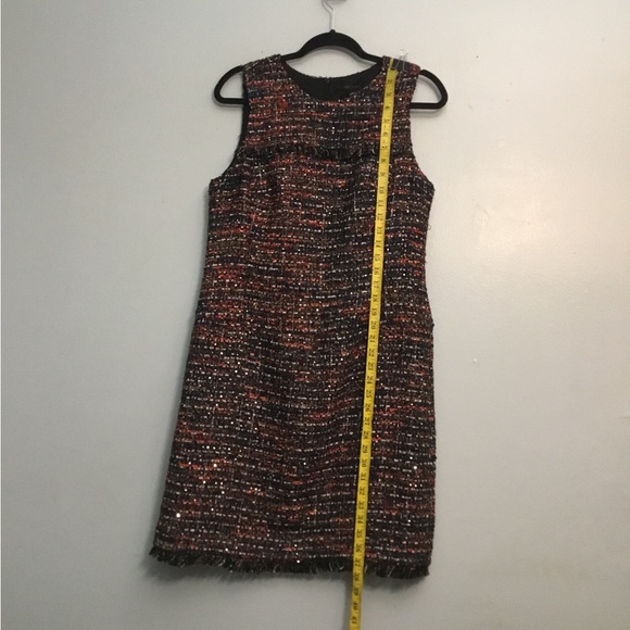 Elegant Tweed Sleeveless Dress - Picture 9 of 15